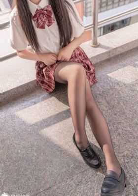 美女裸露双乳给男生吃_BD韩语迅雷电影在线