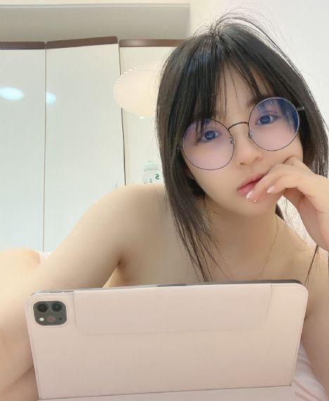 欧美足球卡片_青苹果乐园免费高清观看